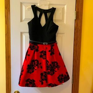 Black & red juniors dress size 5